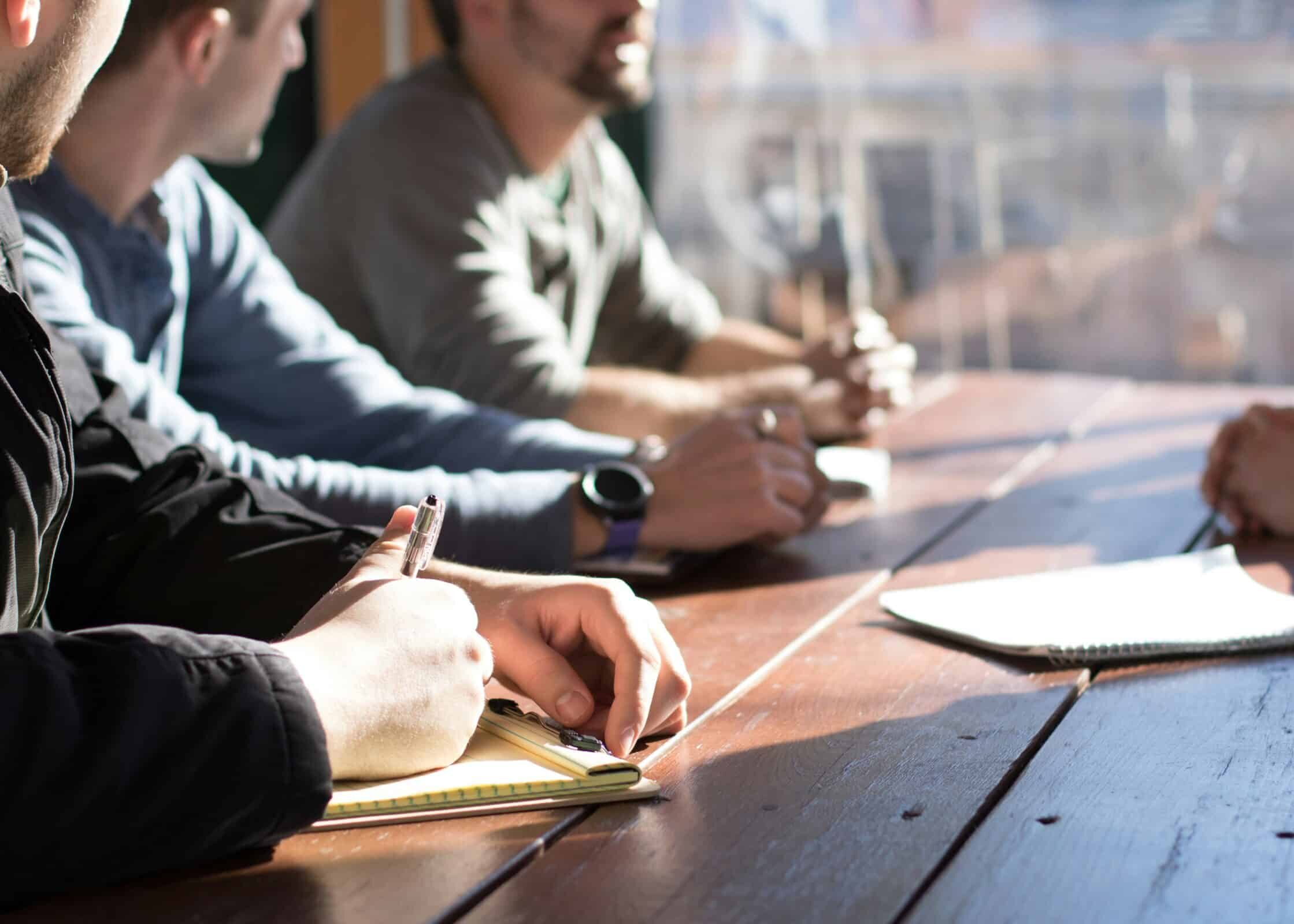 Guide pour préparer un brief clair à un webmaster WordPress freelance